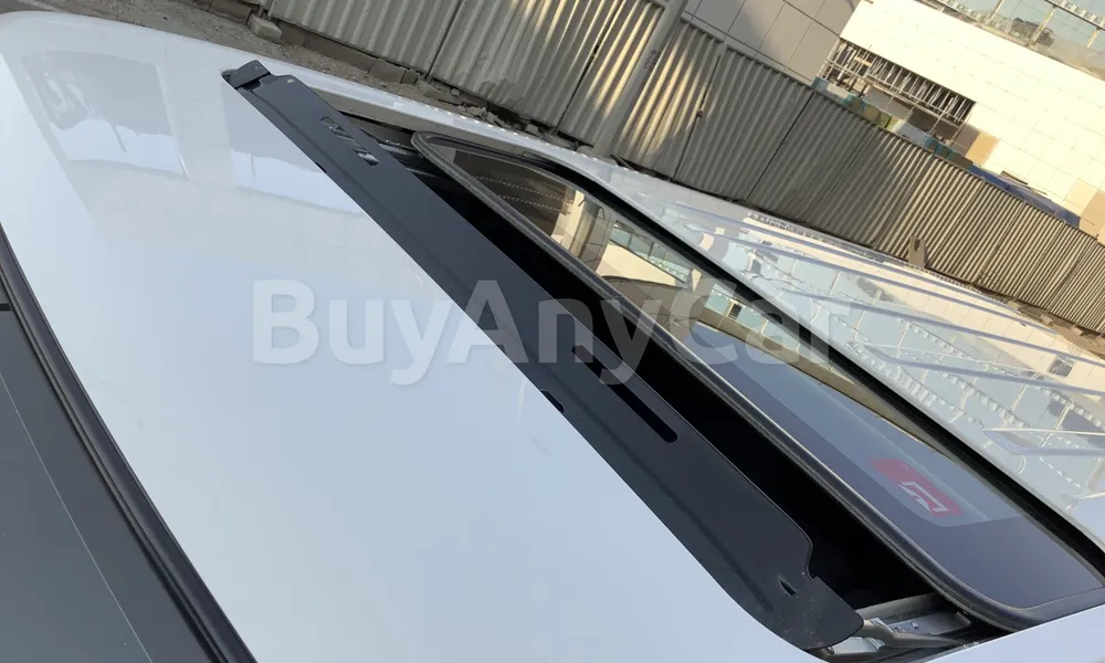 Vehicle photo 5