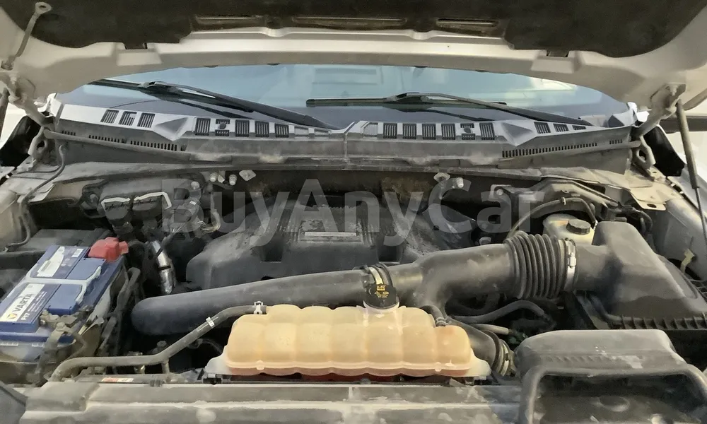 Vehicle photo 7
