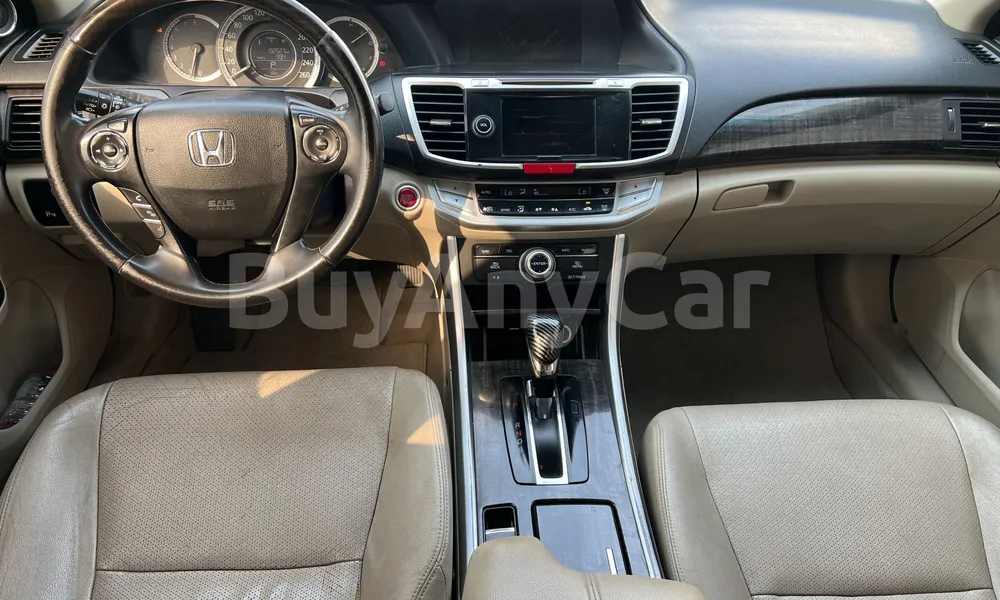 Vehicle photo 9