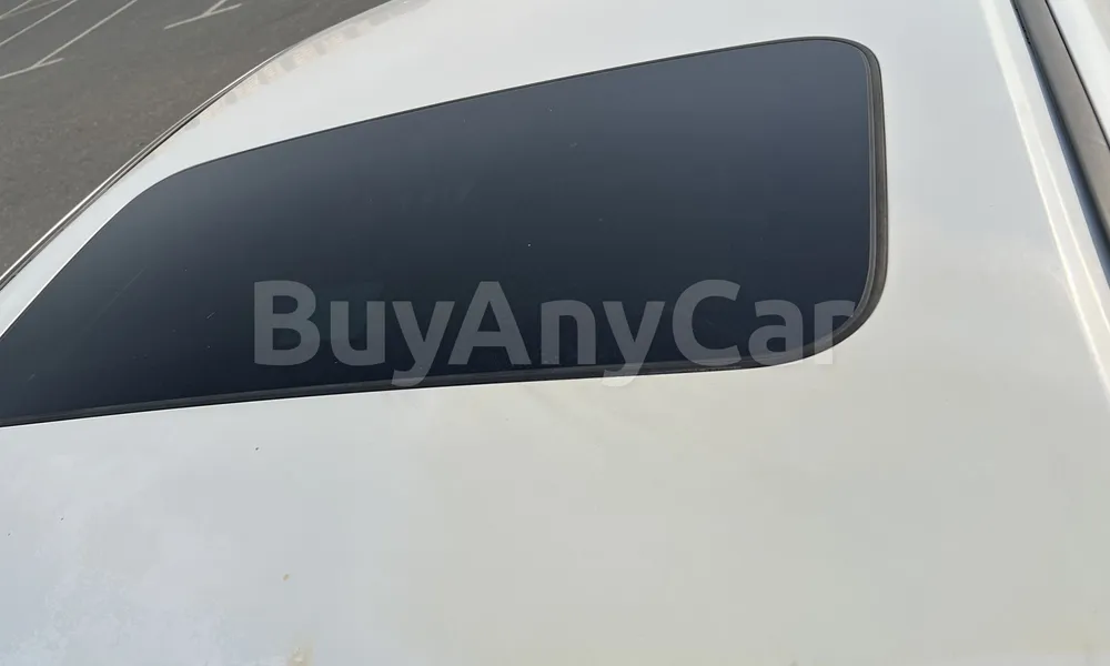 Vehicle photo 4
