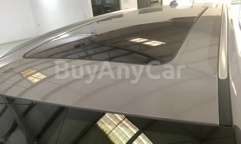 Vehicle photo 5