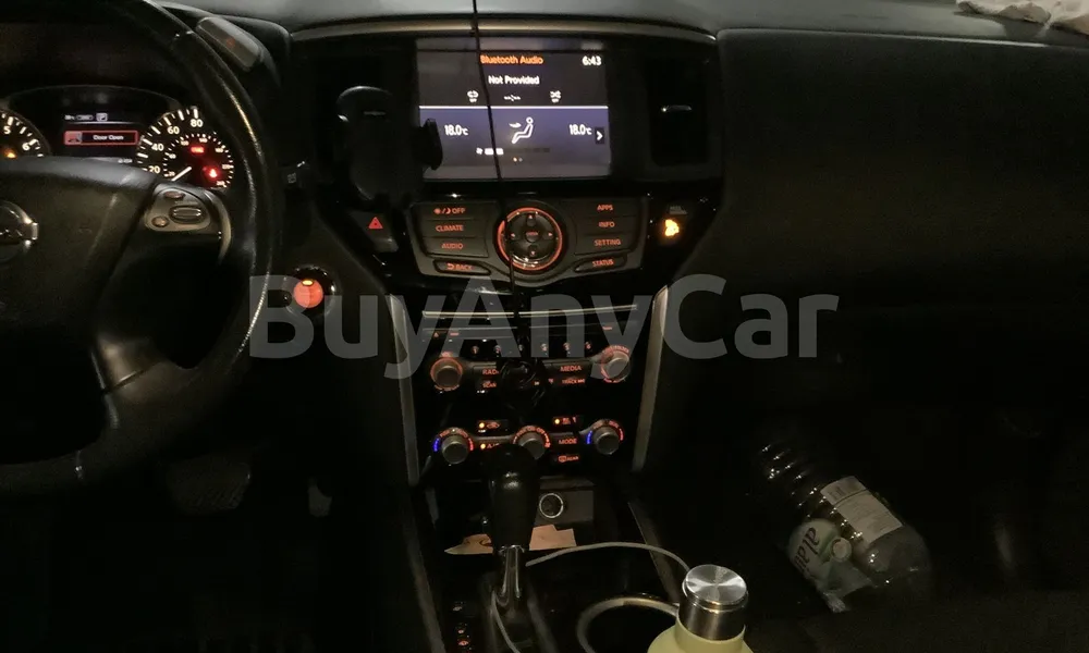 Vehicle photo 8