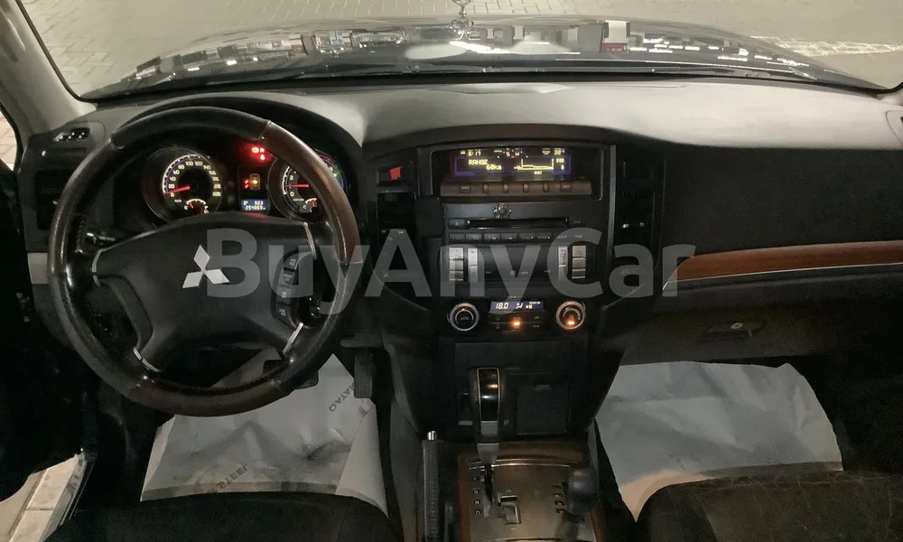 Vehicle photo 8