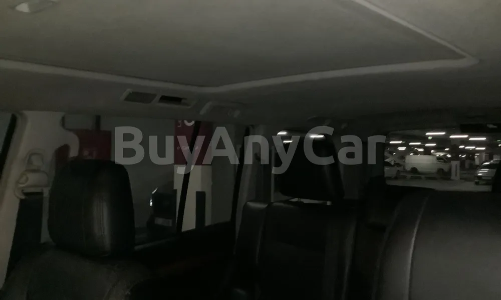 Vehicle photo 9