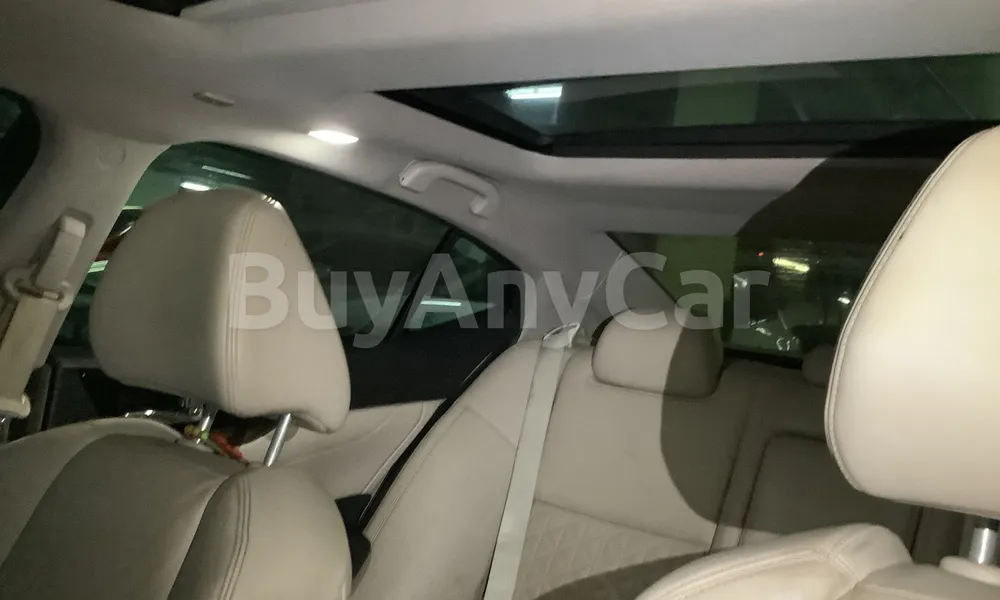 Vehicle photo 8
