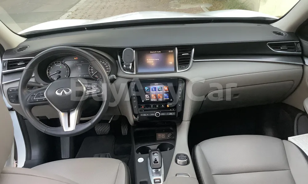 Vehicle photo 8