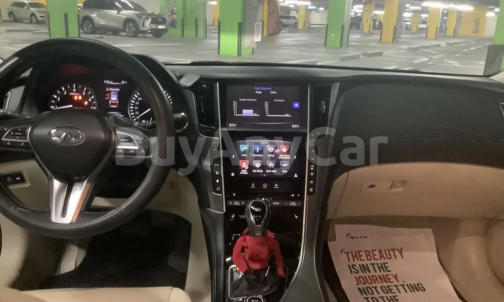 Vehicle photo 9