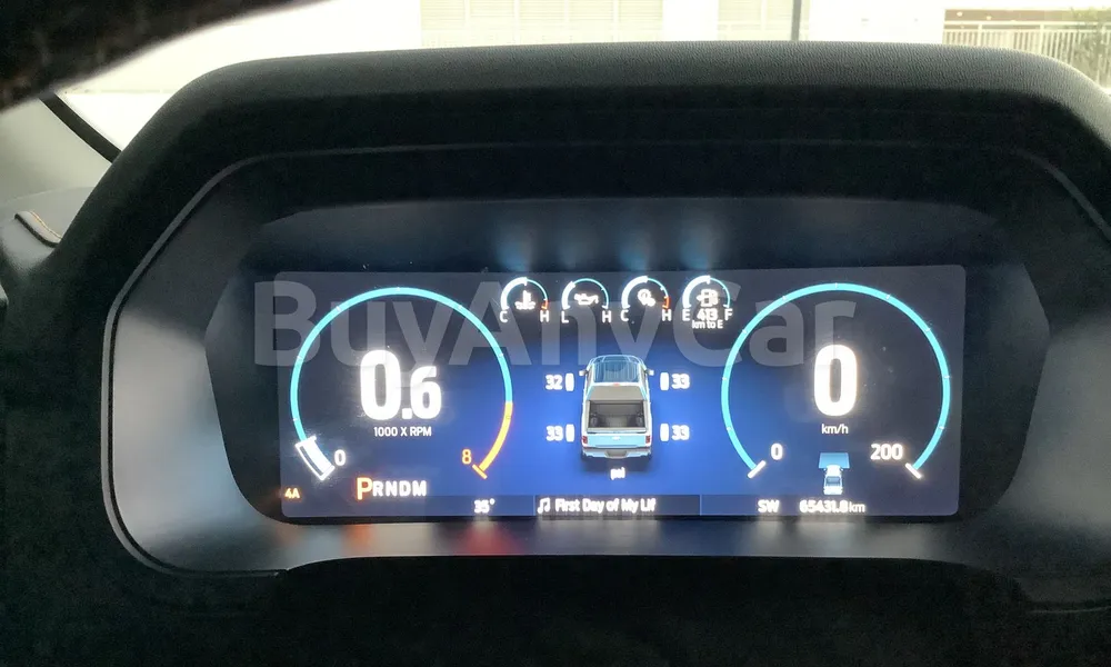 Vehicle photo 6