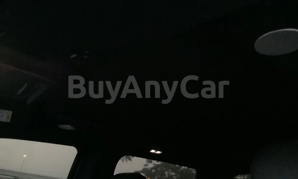 Vehicle photo 8
