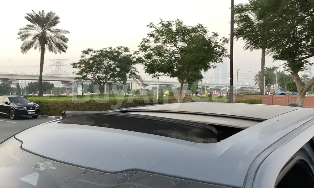 Vehicle photo 5