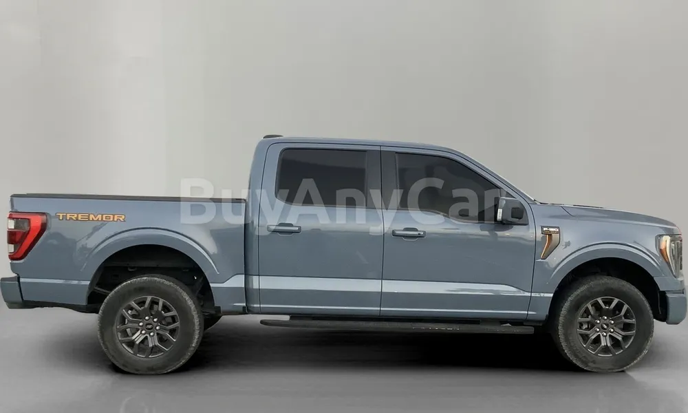 Vehicle photo 3