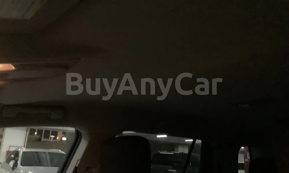 Vehicle photo 9