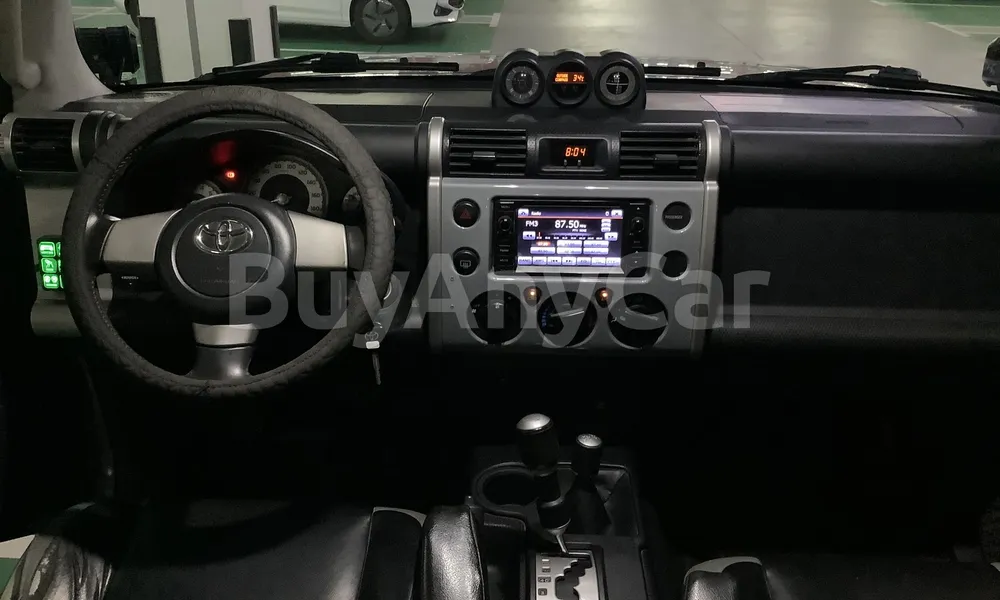 Vehicle photo 8