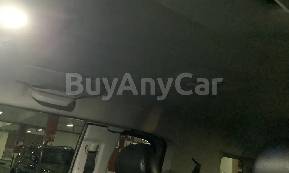 Vehicle photo 9