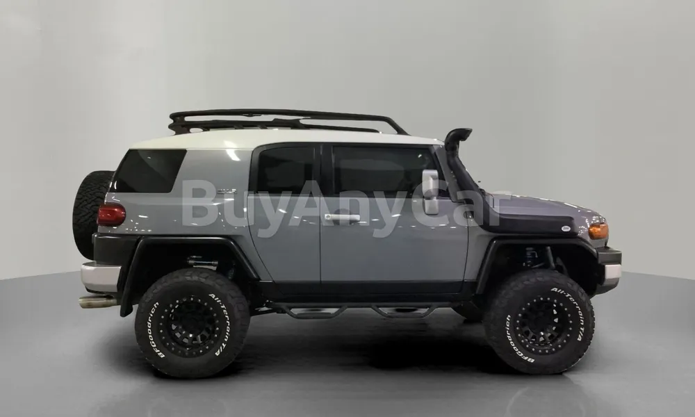 Vehicle photo 3
