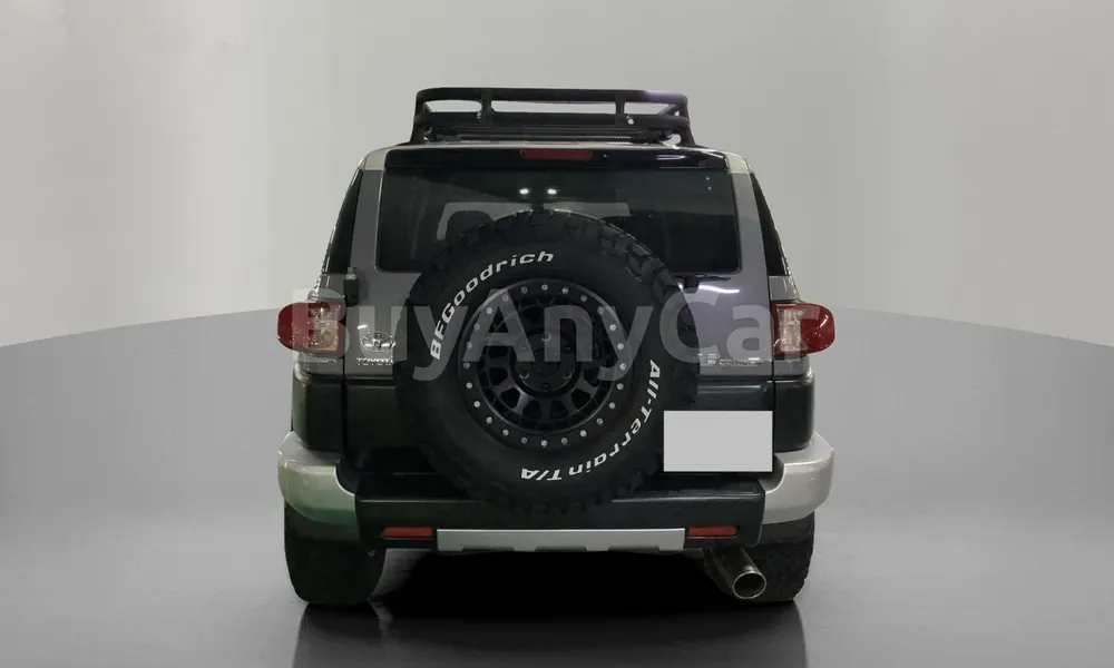 Vehicle photo 2