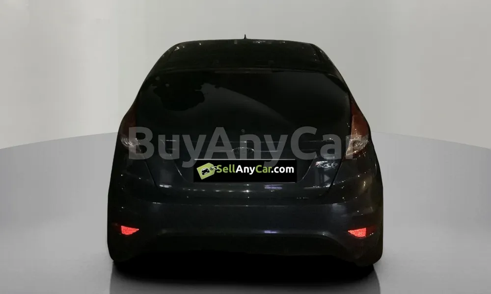 Vehicle photo 2