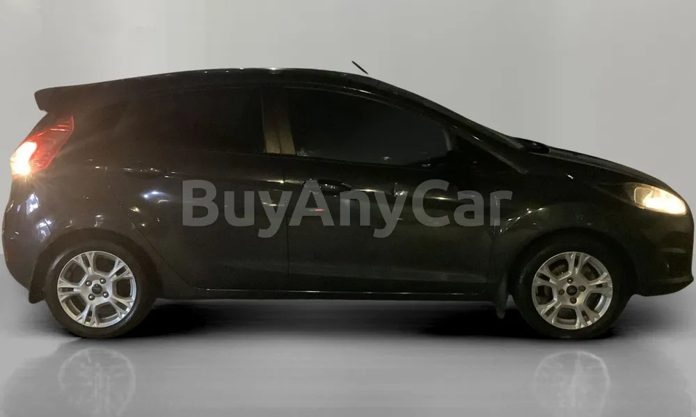 Vehicle photo 3
