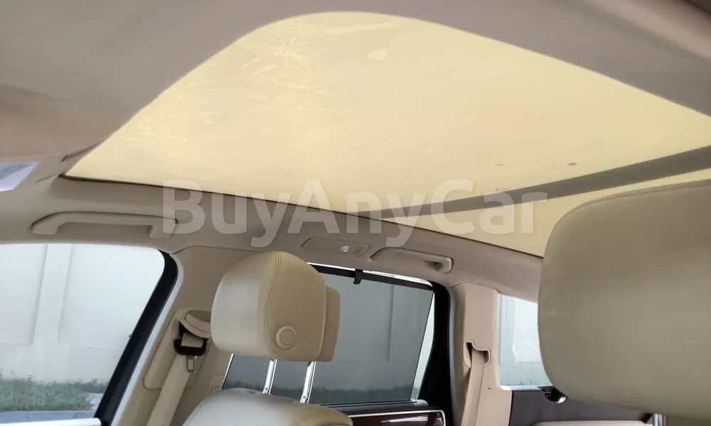 Vehicle photo 7