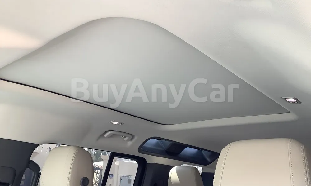 Vehicle photo 10