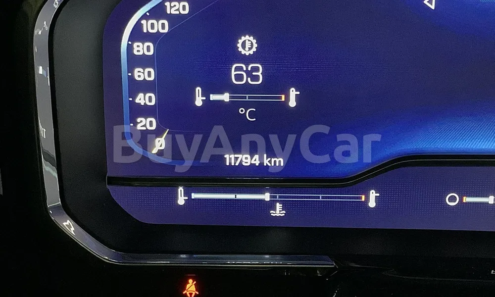 Vehicle photo 7