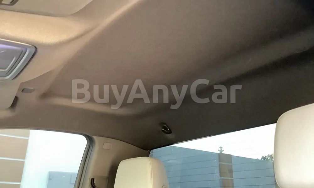 Vehicle photo 8