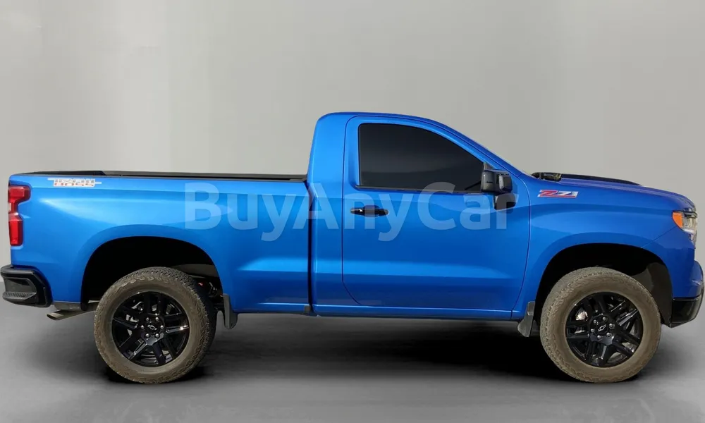 Vehicle photo 3