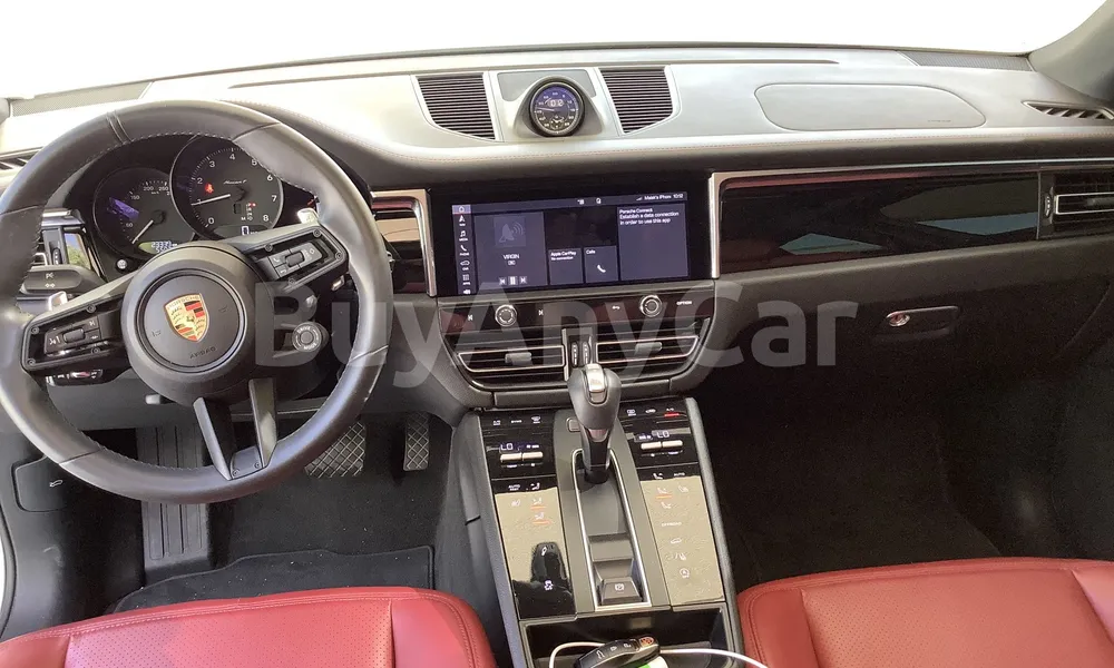 Vehicle photo 8