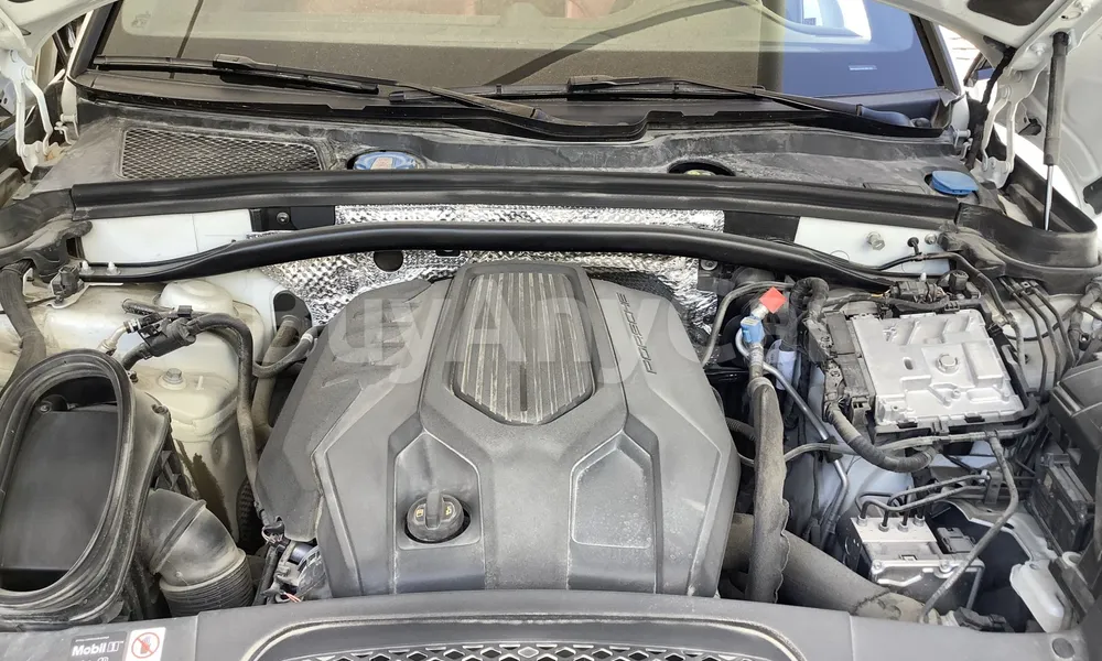 Vehicle photo 6