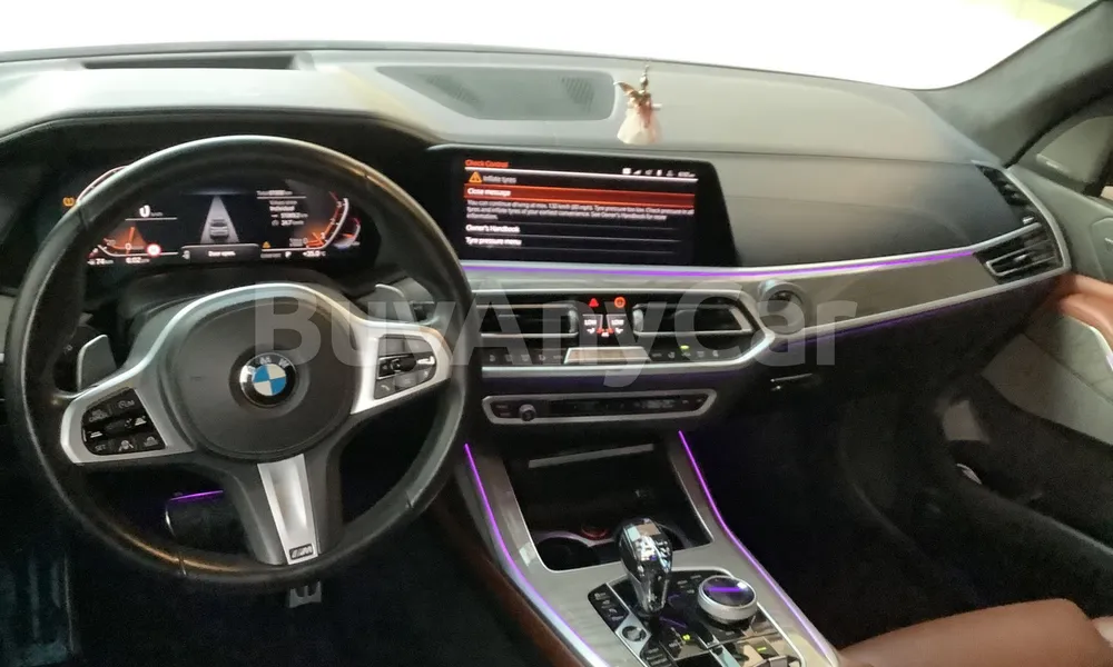 Vehicle photo 7