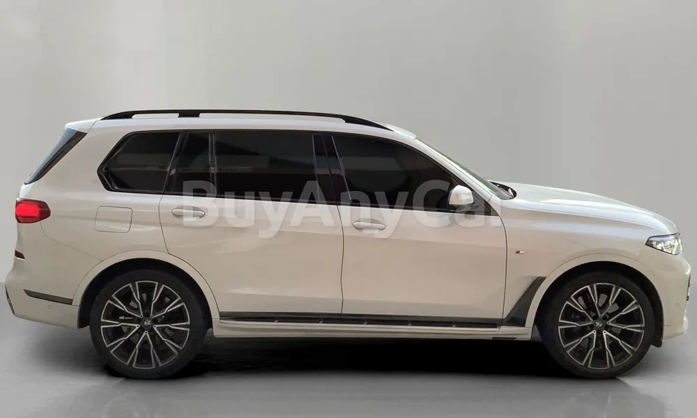 Vehicle photo 3