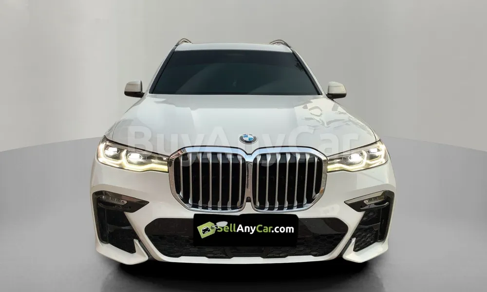 Vehicle photo 1