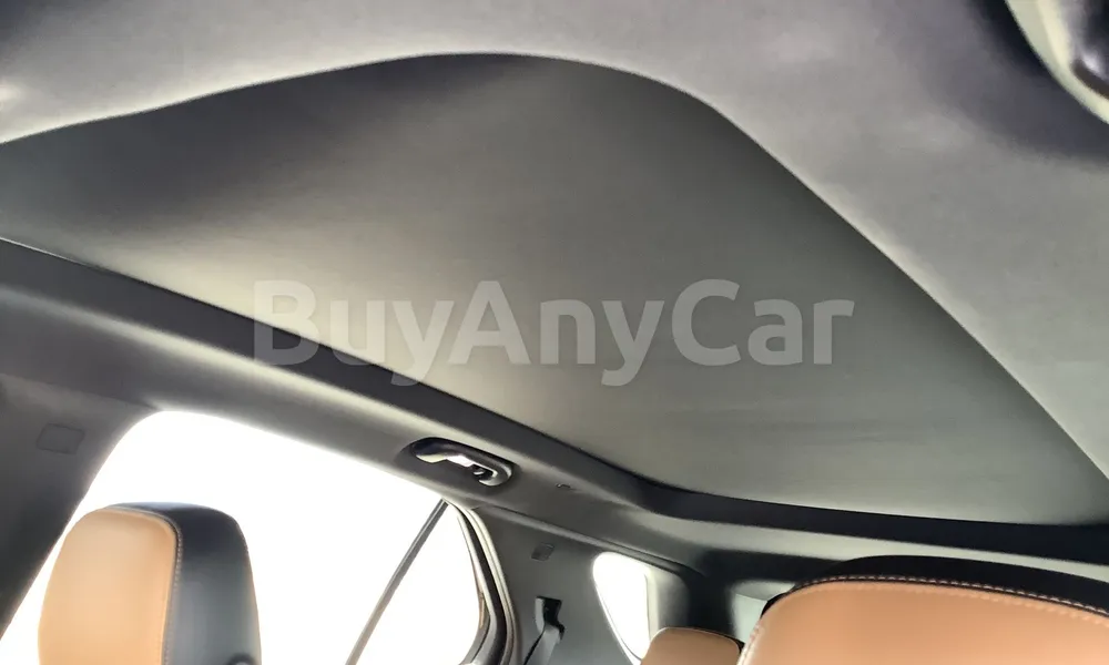 Vehicle photo 10