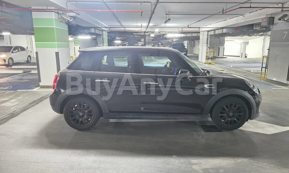 Vehicle photo 3