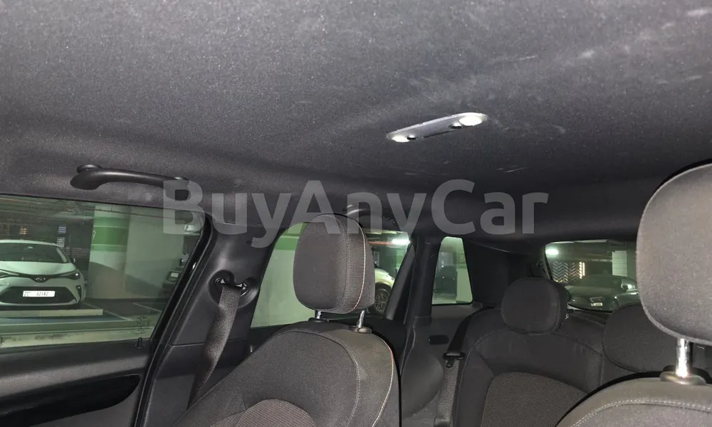 Vehicle photo 9