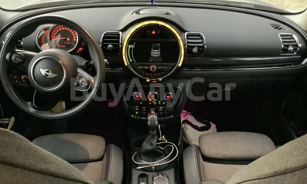 Vehicle photo 8