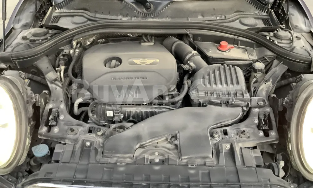 Vehicle photo 6