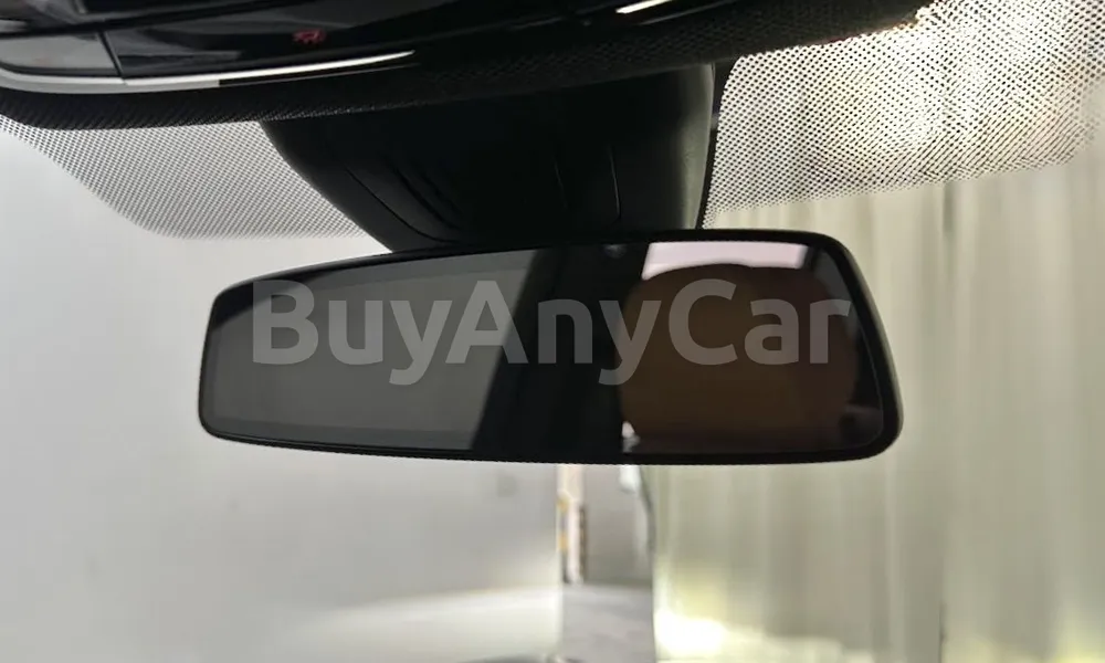 Vehicle photo 13
