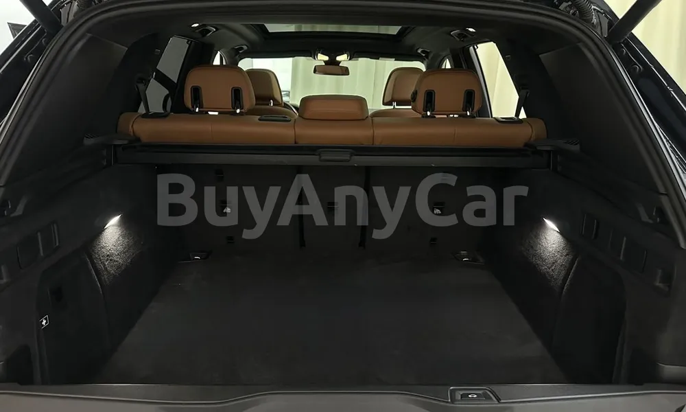 Vehicle photo 14