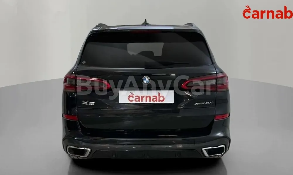 Vehicle photo 2