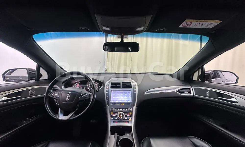 Vehicle photo 5