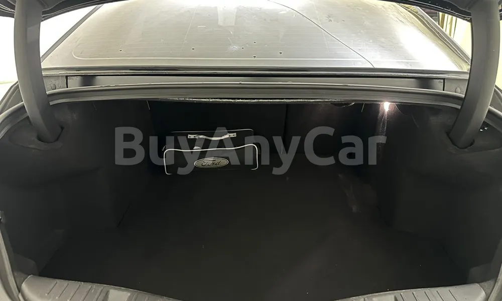 Vehicle photo 11