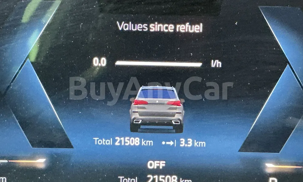 Vehicle photo 9