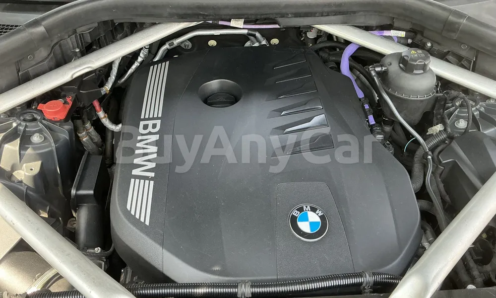 Vehicle photo 6