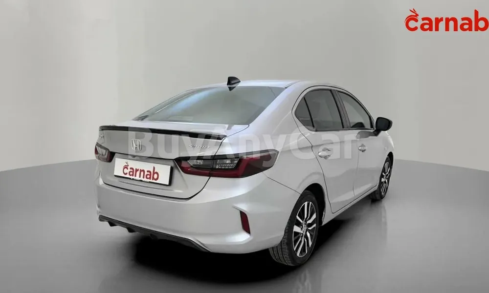 Vehicle photo 7