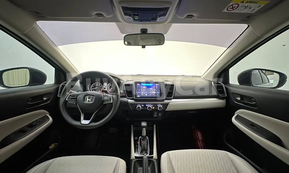 Vehicle photo 6
