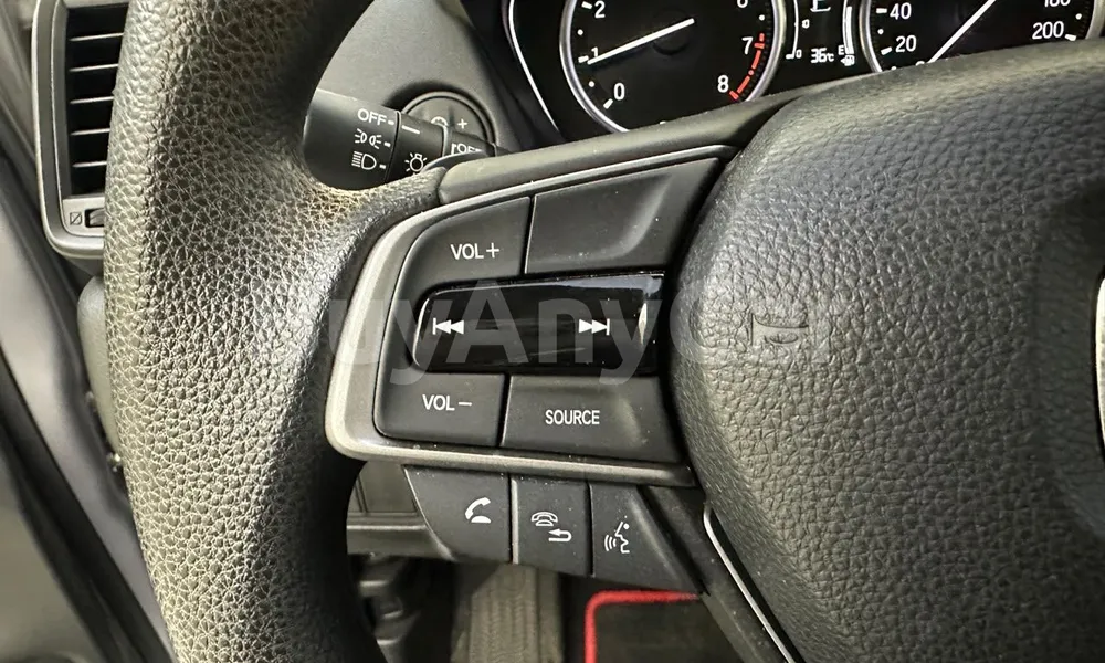 Vehicle photo 9