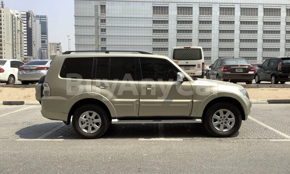 Vehicle photo 4