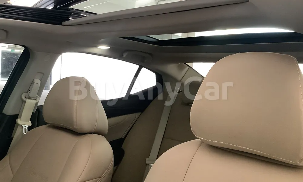 Vehicle photo 9
