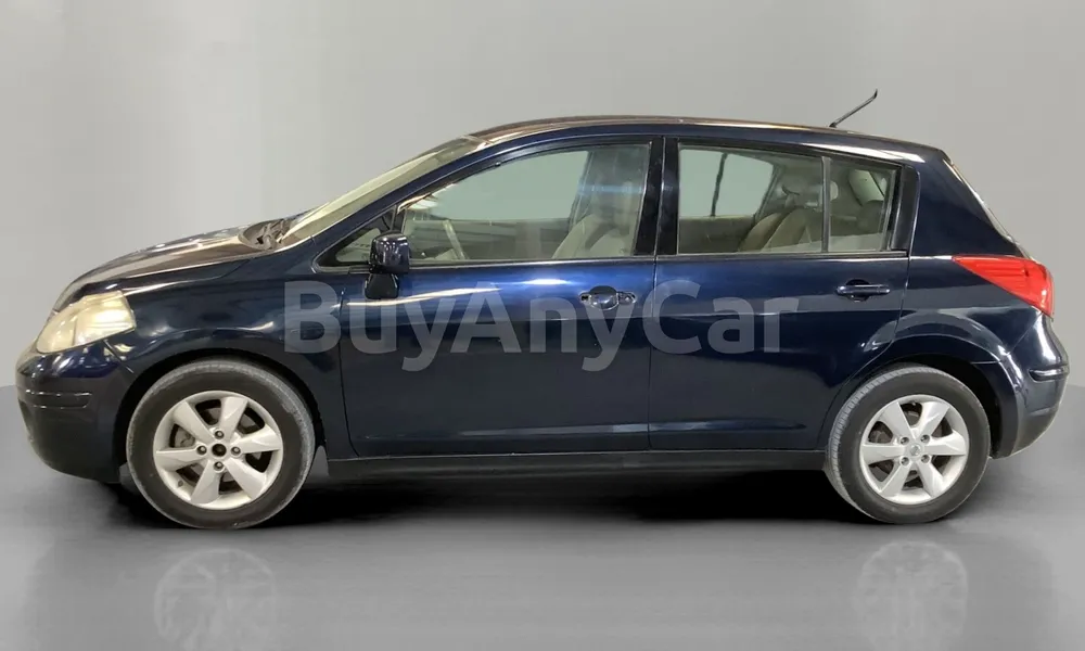 Vehicle photo 4